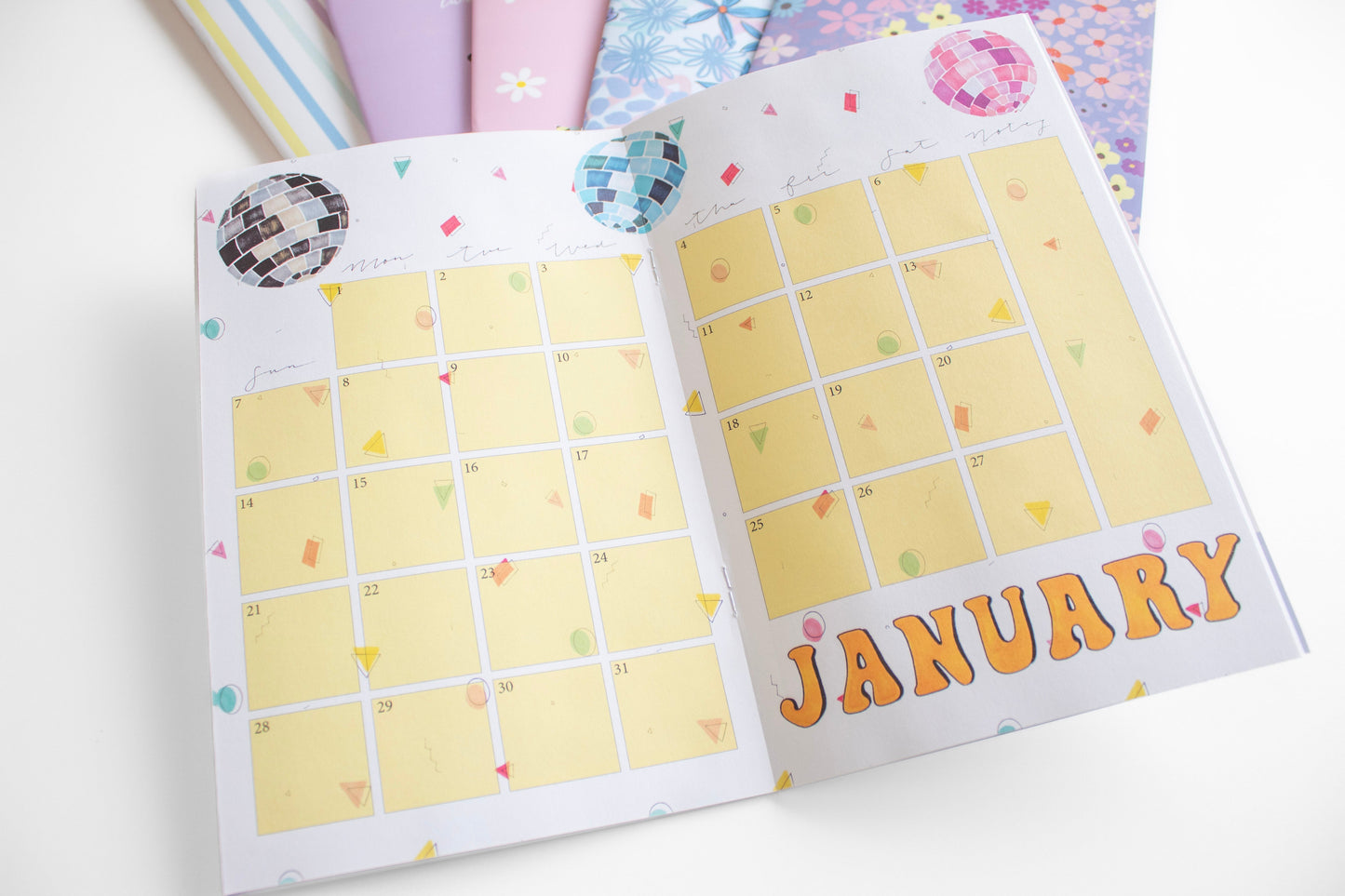 2024 Monthly Planner Pink Daisy